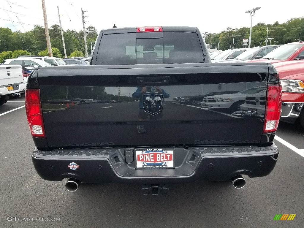 2018 1500 Big Horn Crew Cab 4x4 - Brilliant Black Crystal Pearl / Black/Diesel Gray photo #5