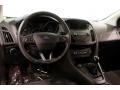 Magnetic Metallic - Focus SE Hatchback Photo No. 6
