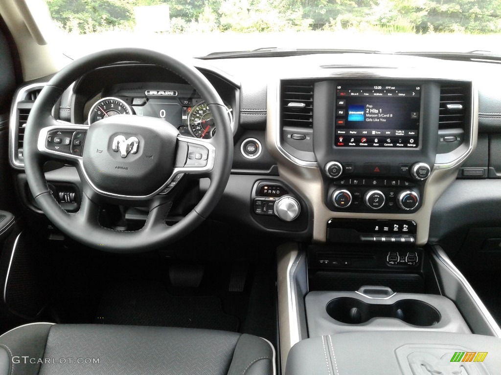 2019 1500 Laramie Crew Cab 4x4 - Diamond Black Crystal Pearl / Black photo #31