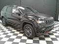 Diamond Black Crystal Pearl - Grand Cherokee Trailhawk 4x4 Photo No. 4