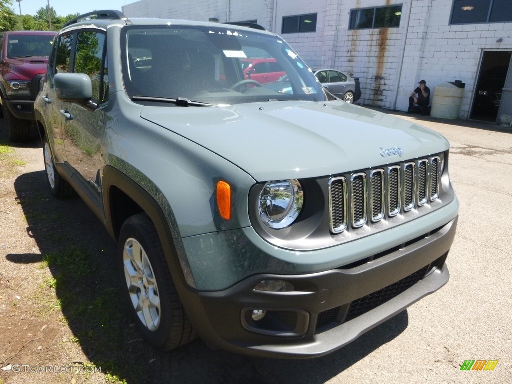 2018 Renegade Latitude 4x4 - Anvil / Black photo #12