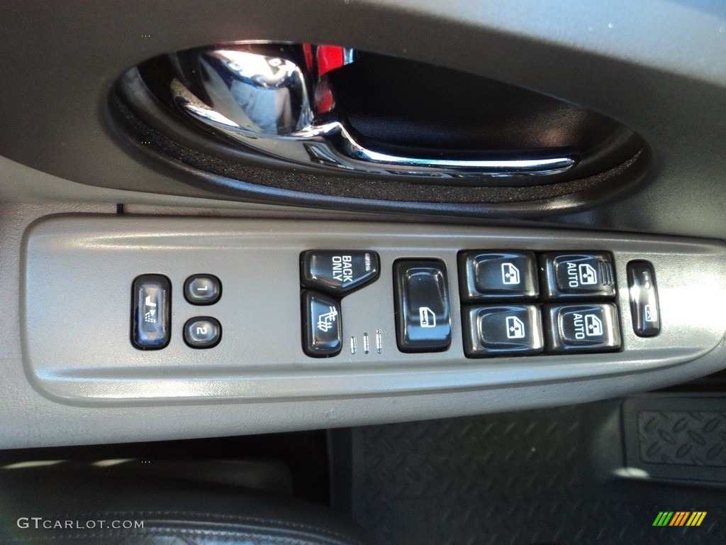 2003 Envoy SLT 4x4 - Sandalwood Metallic / Light Oak photo #7