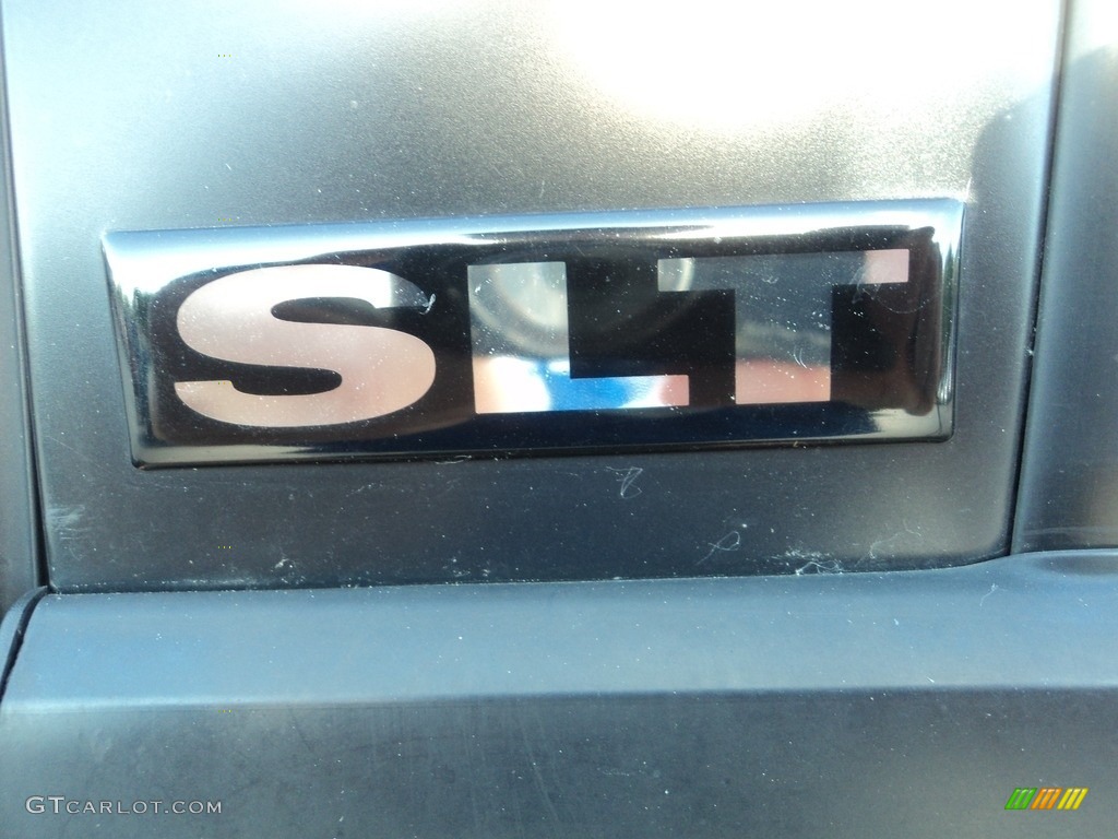 2003 Envoy SLT 4x4 - Sandalwood Metallic / Light Oak photo #23