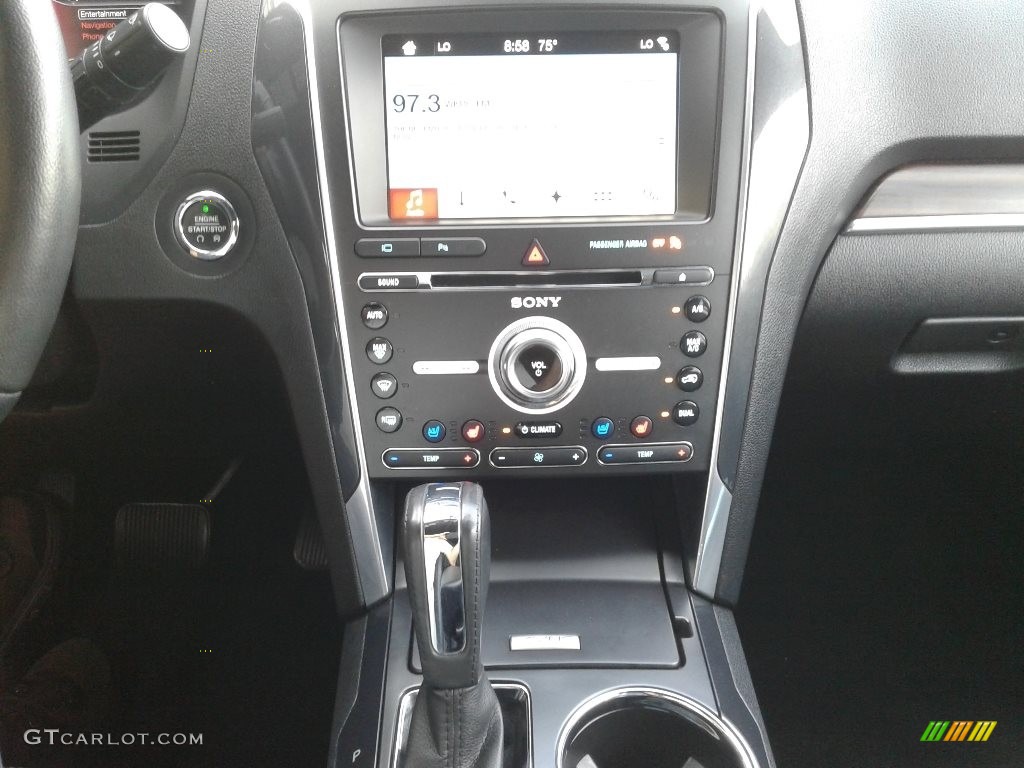 2017 Explorer Limited 4WD - Ingot Silver / Ebony Black photo #25