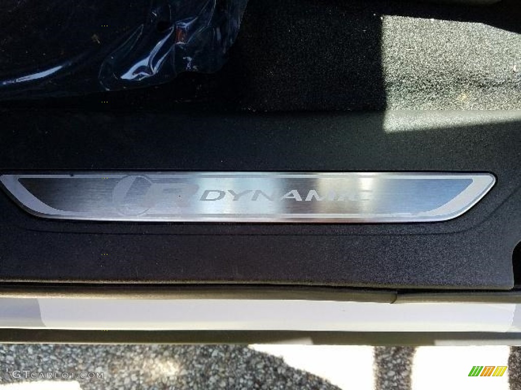 2018 Range Rover Velar R Dynamic SE - Yulong White Metallic / Eclipse/Ebony photo #16