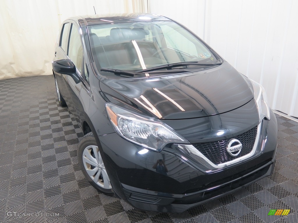2017 Versa Note SV - Super Black / Charcoal photo #2