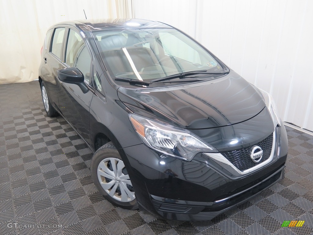 2017 Versa Note SV - Super Black / Charcoal photo #5