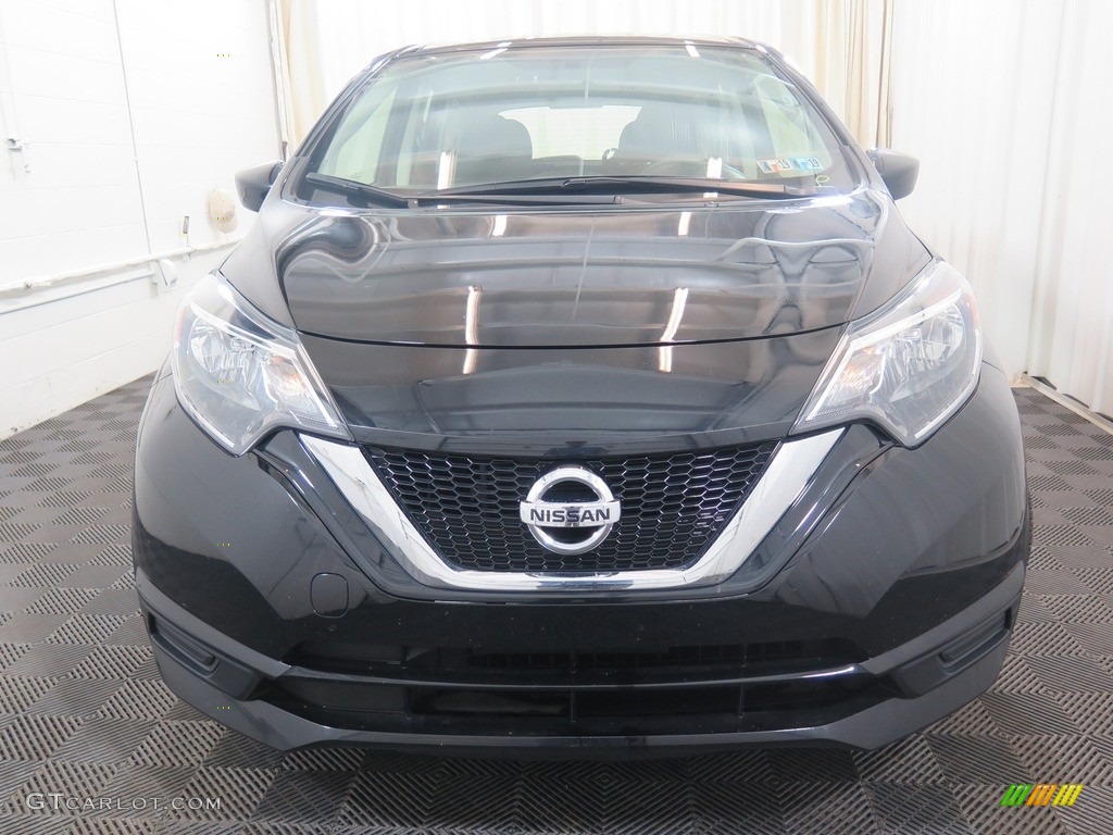 2017 Versa Note SV - Super Black / Charcoal photo #6