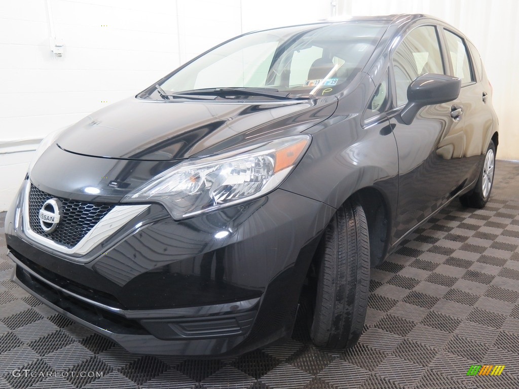 2017 Versa Note SV - Super Black / Charcoal photo #7