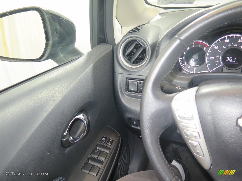 2017 Versa Note SV - Super Black / Charcoal photo #14