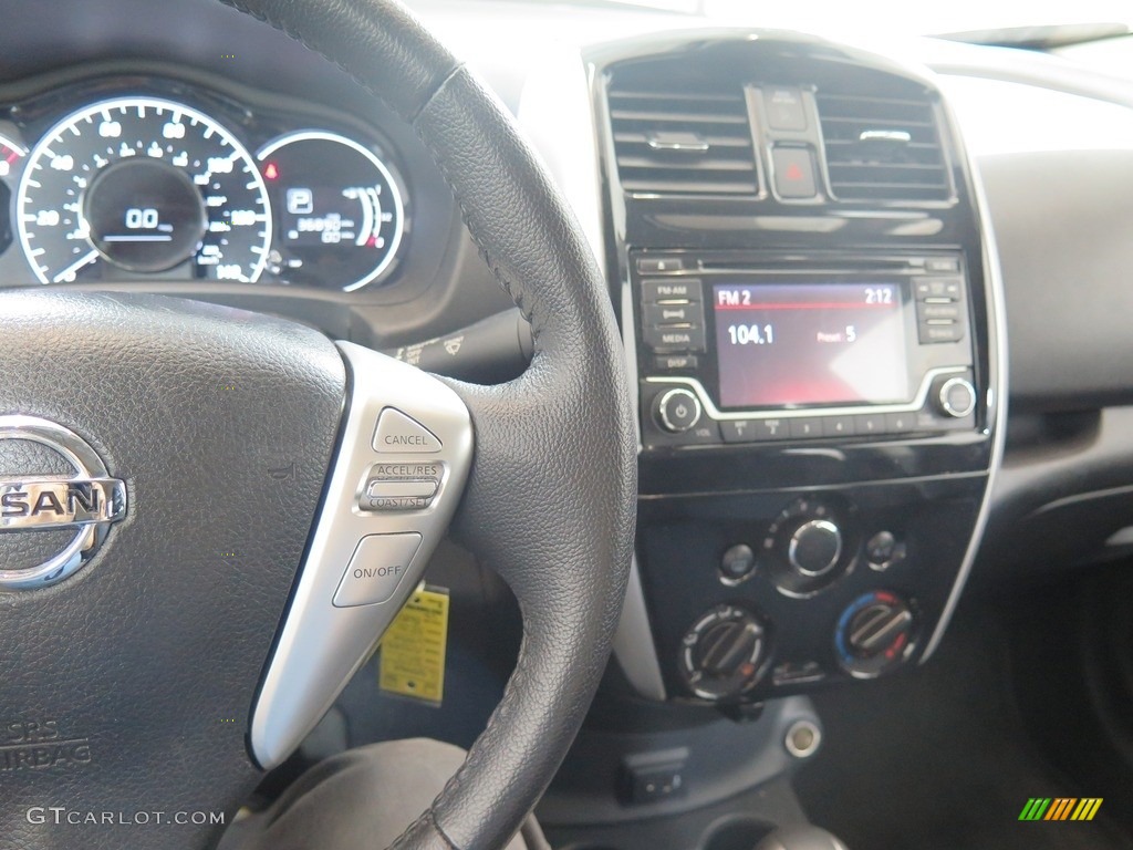 2017 Versa Note SV - Super Black / Charcoal photo #16