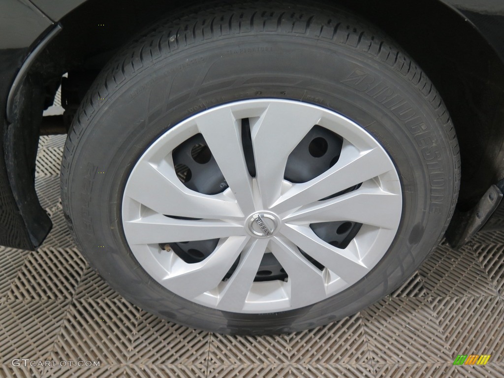 2017 Versa Note SV - Super Black / Charcoal photo #24