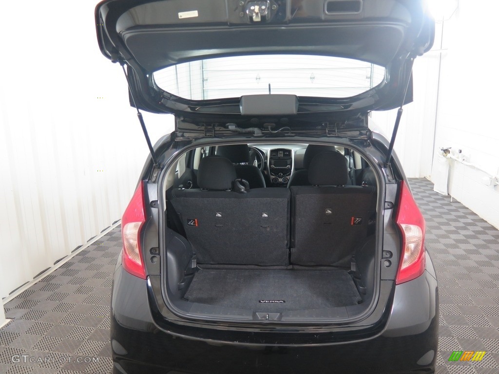 2017 Versa Note SV - Super Black / Charcoal photo #27