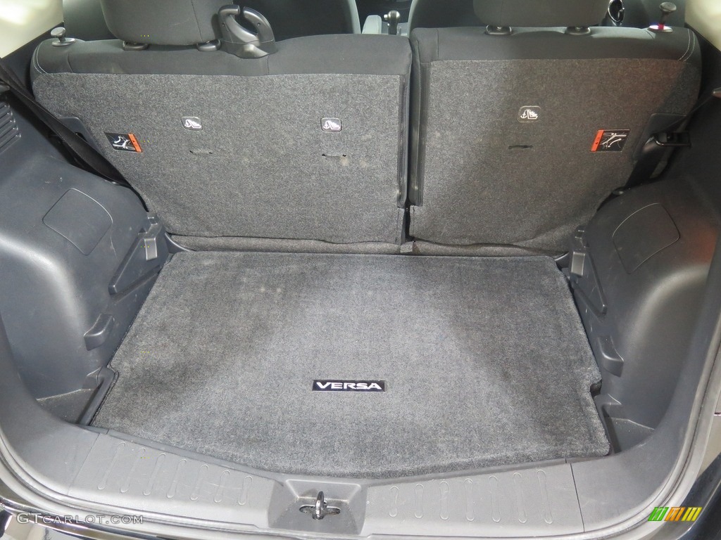 2017 Versa Note SV - Super Black / Charcoal photo #28