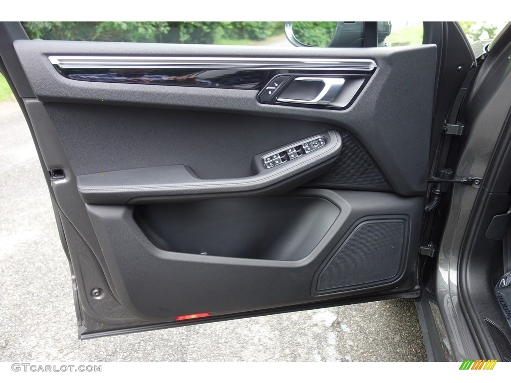 2018 Porsche Macan Standard Macan Model Black Door Panel Photo #127723295