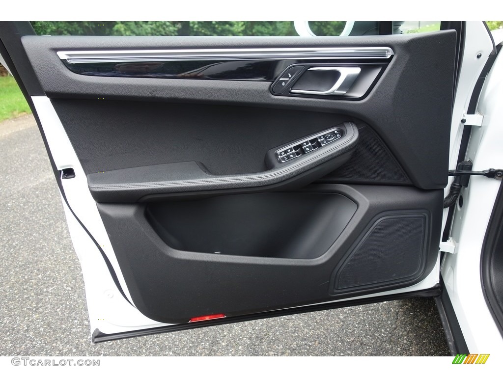 2018 Porsche Macan Standard Macan Model Black Door Panel Photo #127723870