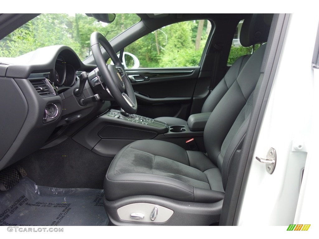 Black Interior 2018 Porsche Macan Standard Macan Model Photo #127723891