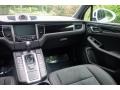 White - Macan  Photo No. 15