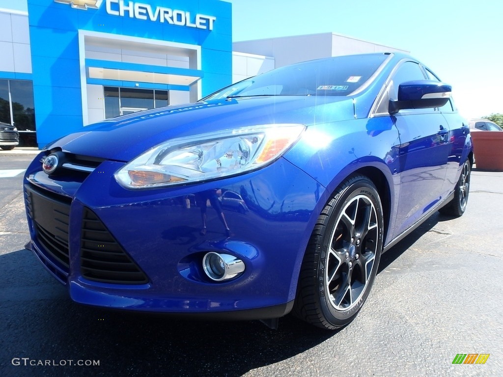 2014 Focus SE Hatchback - Blue Candy / Charcoal Black photo #2