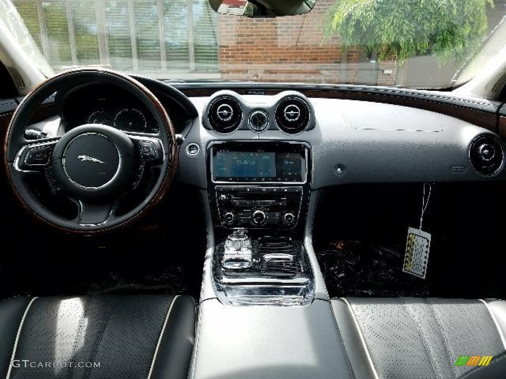 2018 Jaguar XJ R-Sport AWD Dashboard Photos