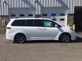 2018 Super White Toyota Sienna SE  photo #2