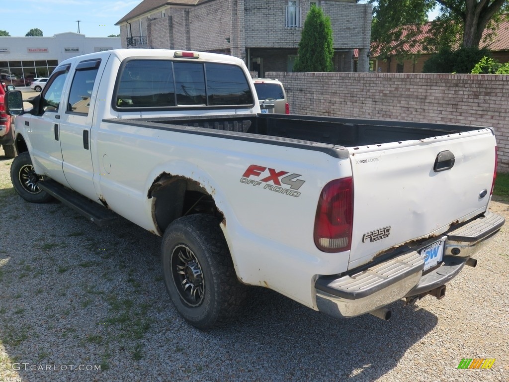 2004 F250 Super Duty XLT Crew Cab 4x4 - Oxford White / Medium Flint photo #9