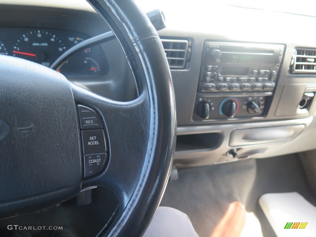 2004 F250 Super Duty XLT Crew Cab 4x4 - Oxford White / Medium Flint photo #16