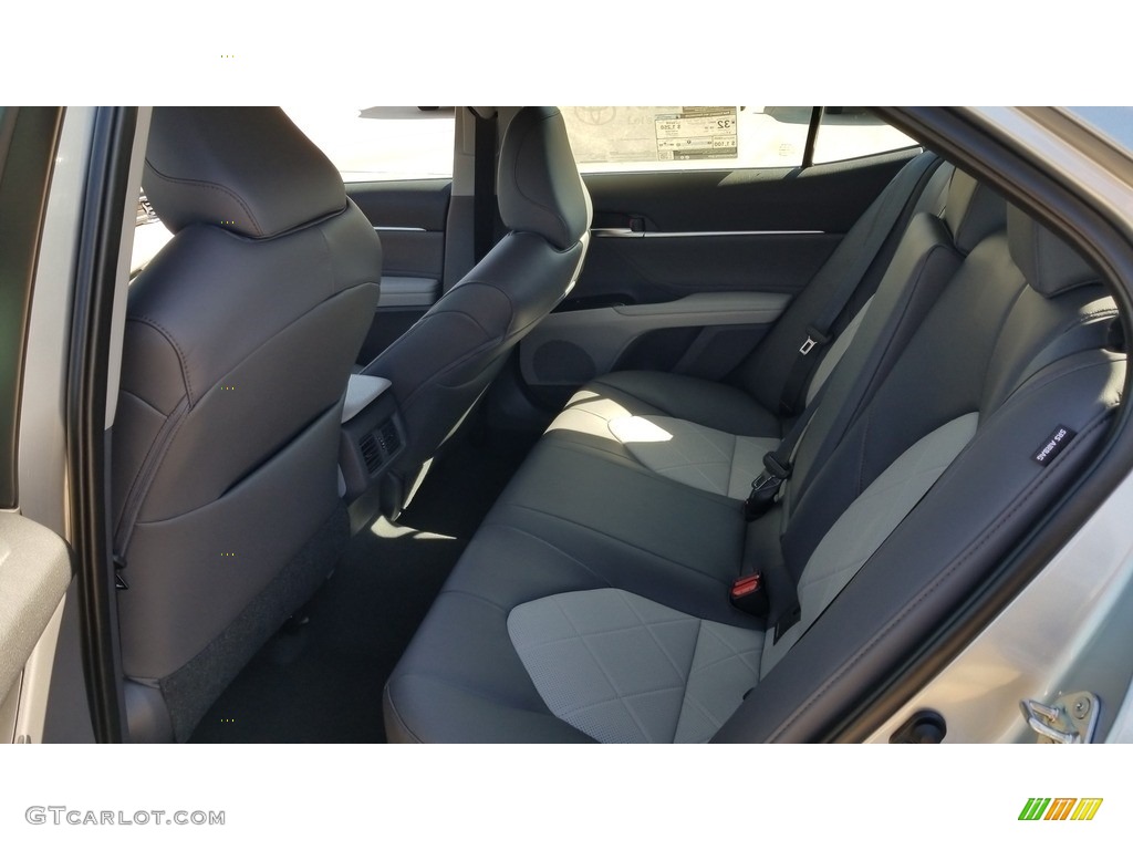 2018 Camry XLE - Celestial Silver Metallic / Ash photo #4