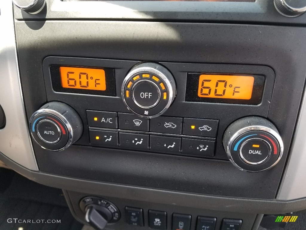 2018 Frontier Pro-4X Crew Cab 4x4 - Gun Metallic / Graphite photo #16