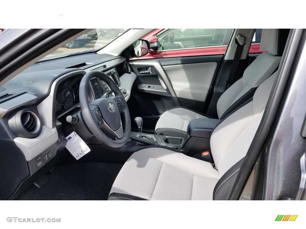 2018 RAV4 XLE - Magnetic Gray Metallic / Ash photo #3