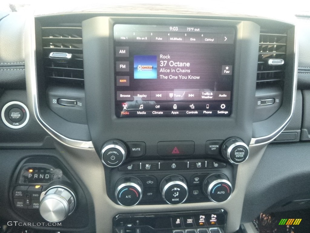 2019 1500 Laramie Quad Cab 4x4 - Diamond Black Crystal Pearl / Black photo #16