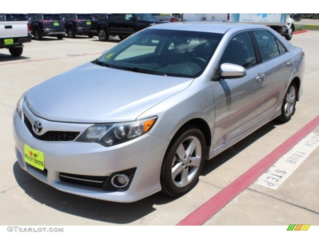 2012 Camry SE - Classic Silver Metallic / Light Gray photo #3