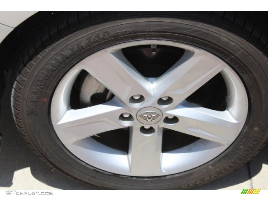 2012 Camry SE - Classic Silver Metallic / Light Gray photo #4