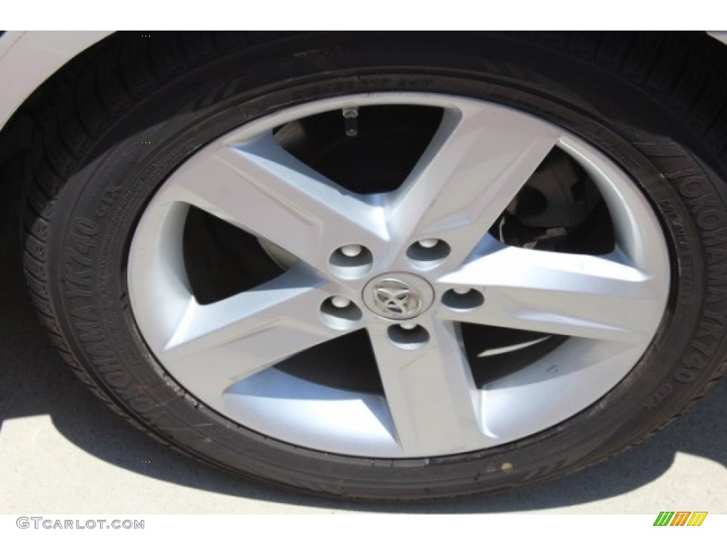2012 Camry SE - Classic Silver Metallic / Light Gray photo #5