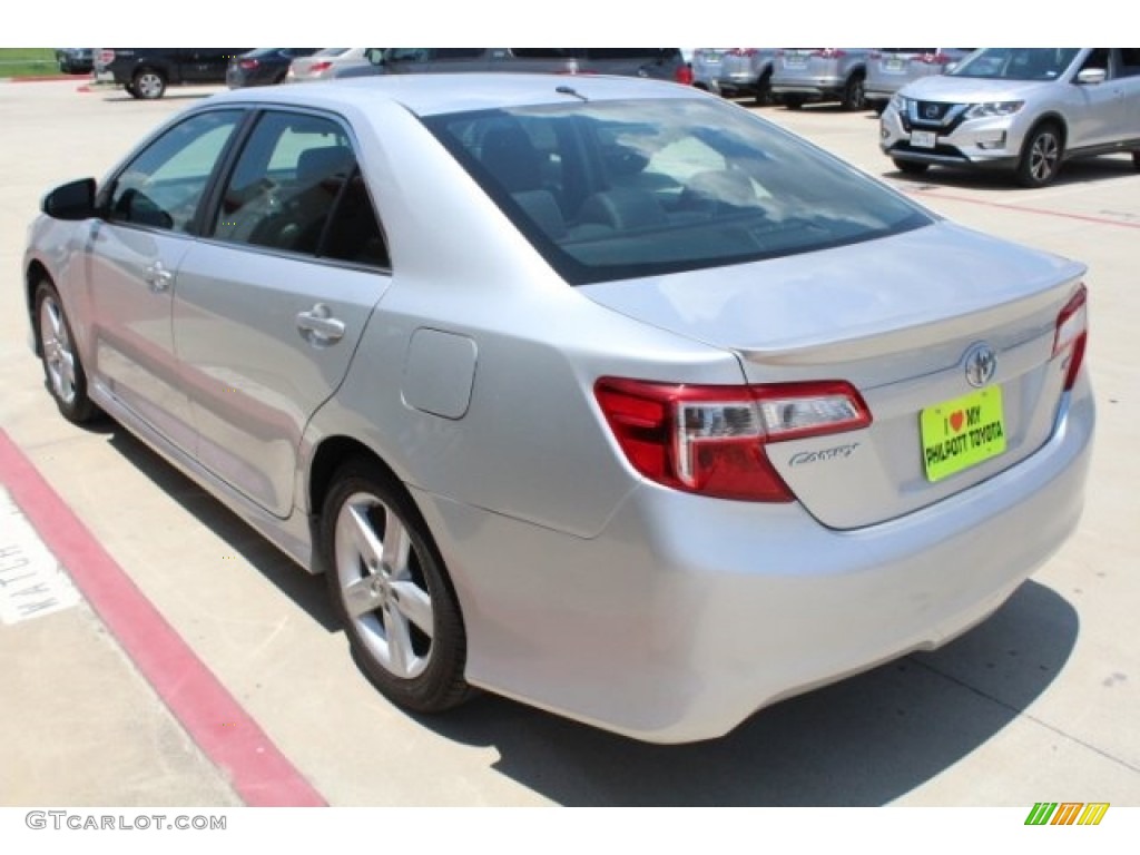 2012 Camry SE - Classic Silver Metallic / Light Gray photo #6