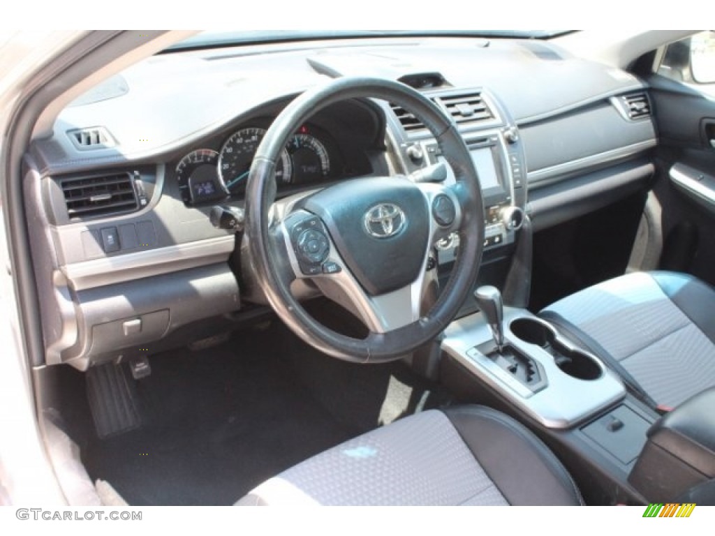2012 Camry SE - Classic Silver Metallic / Light Gray photo #13