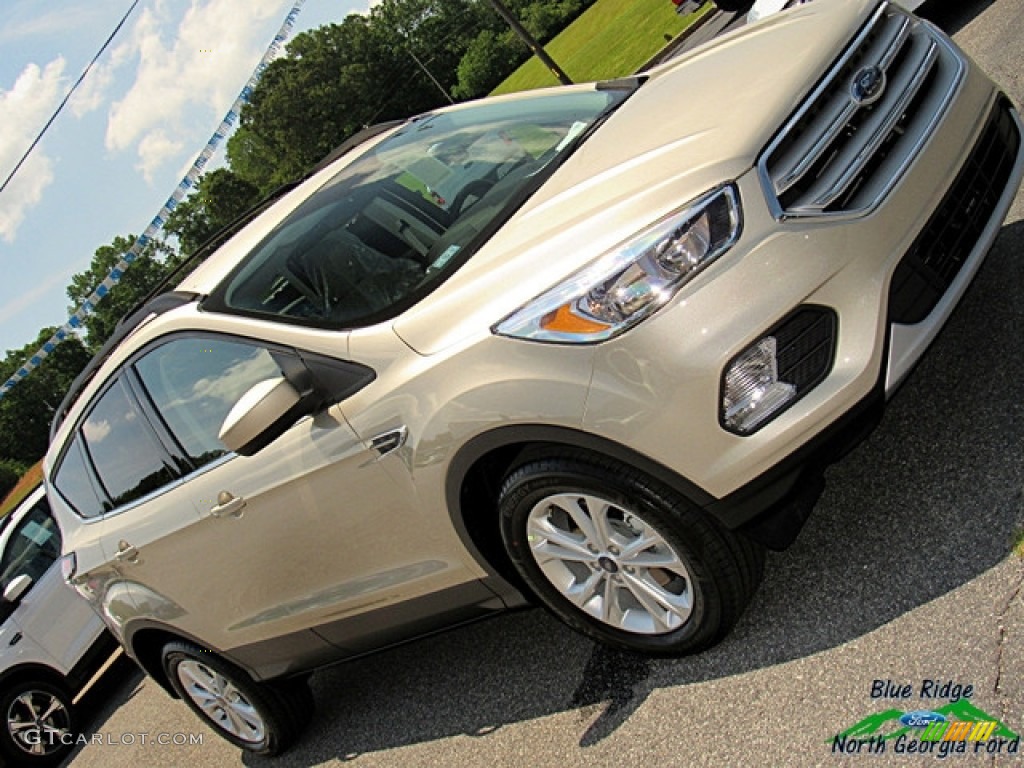 2018 Escape SE - White Gold / Medium Light Stone photo #31