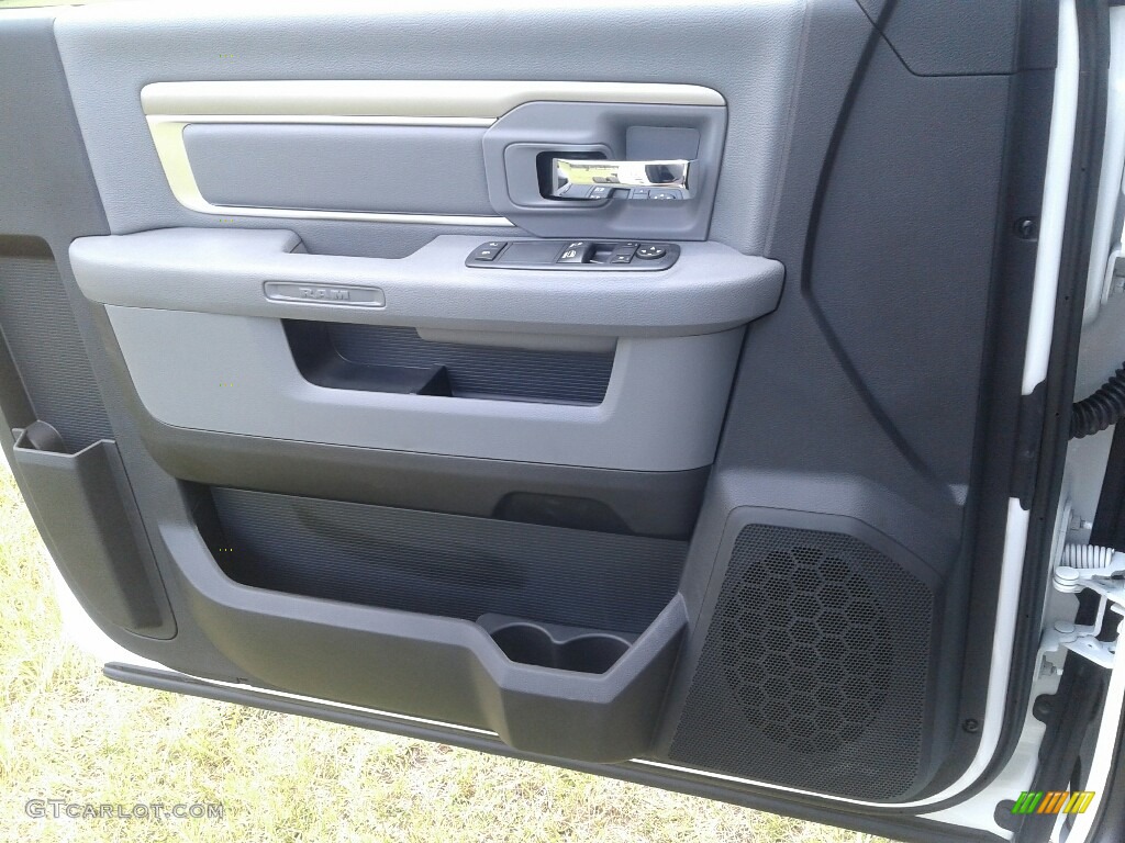 2018 Ram 3500 Tradesman Regular Cab 4x4 Chassis Door Panel Photos