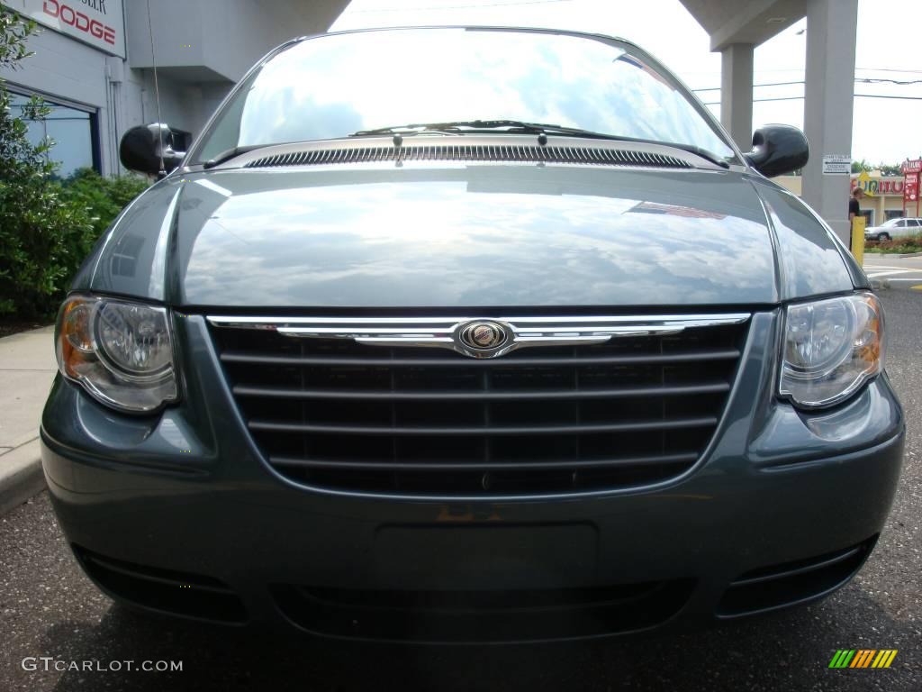2007 Town & Country Touring - Magnesium Pearl / Medium Slate Gray photo #3