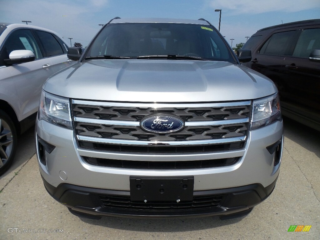 2018 Explorer 4WD - Ingot Silver / Medium Stone photo #2