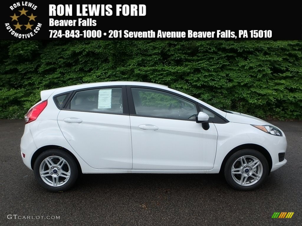 2018 Fiesta SE Hatchback - Oxford White / Charcoal Black photo #1