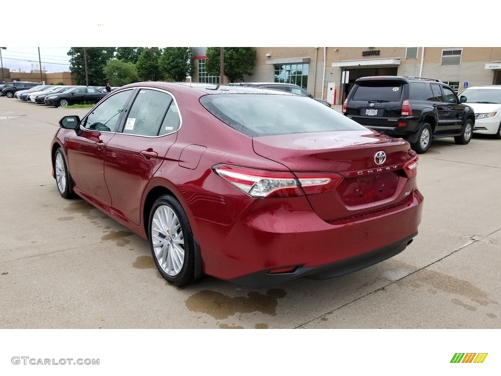 2018 Camry XLE - Ruby Flare Pearl / Macadamia photo #2