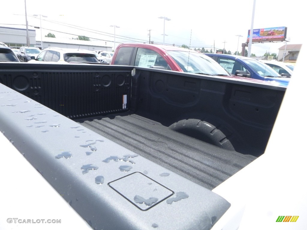 2018 TITAN XD S Crew Cab 4x4 - Glacier White / Black photo #12
