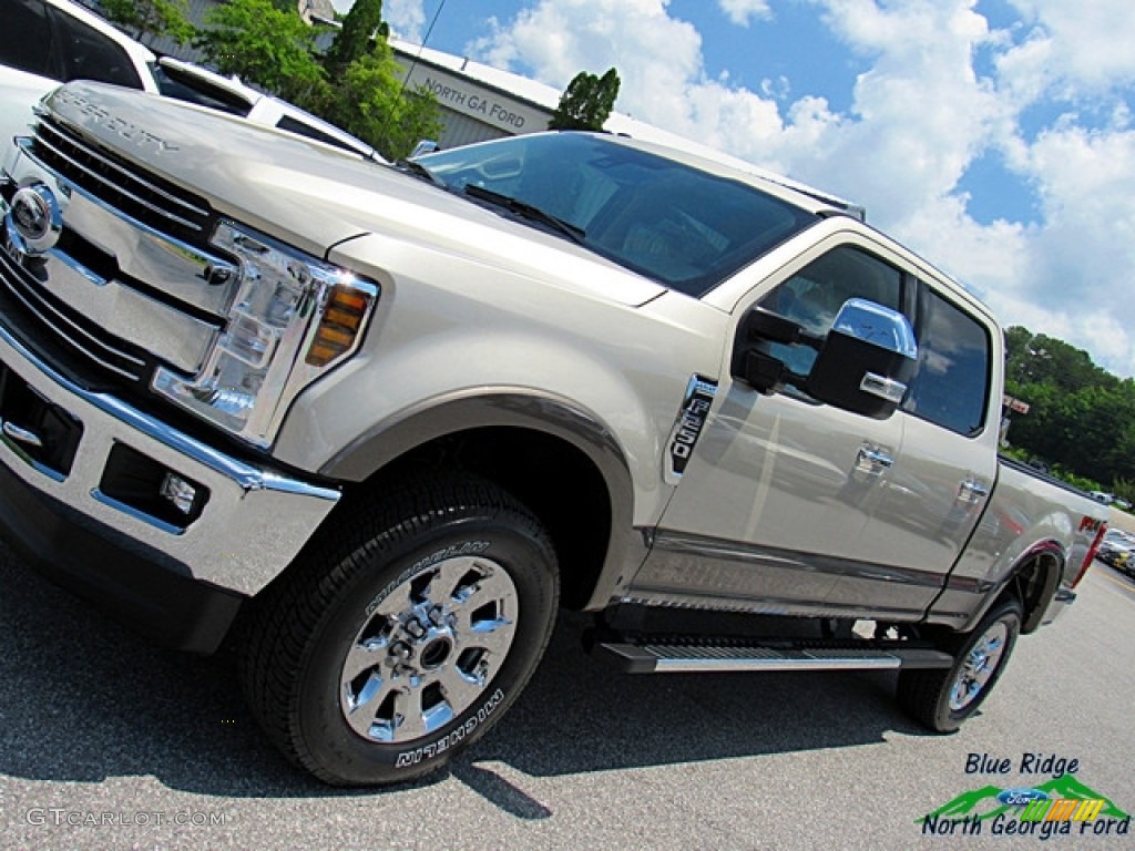 2018 F250 Super Duty Lariat Crew Cab 4x4 - White Gold / Camel photo #36