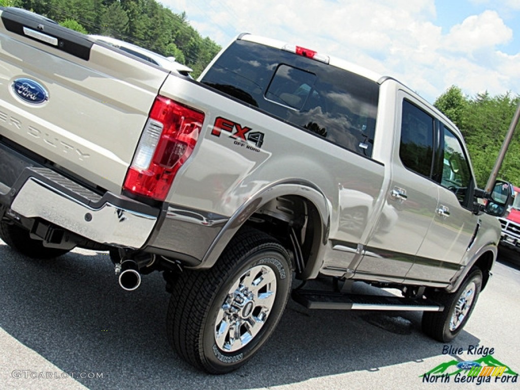 2018 F250 Super Duty Lariat Crew Cab 4x4 - White Gold / Camel photo #38