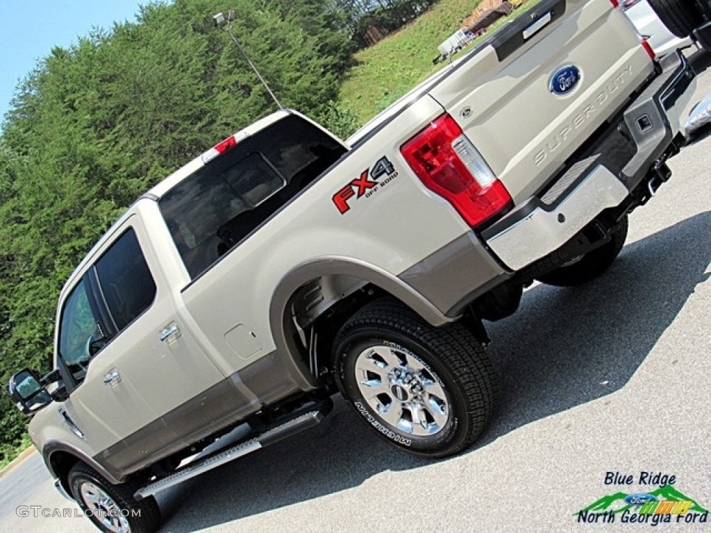 2018 F250 Super Duty Lariat Crew Cab 4x4 - White Gold / Camel photo #39