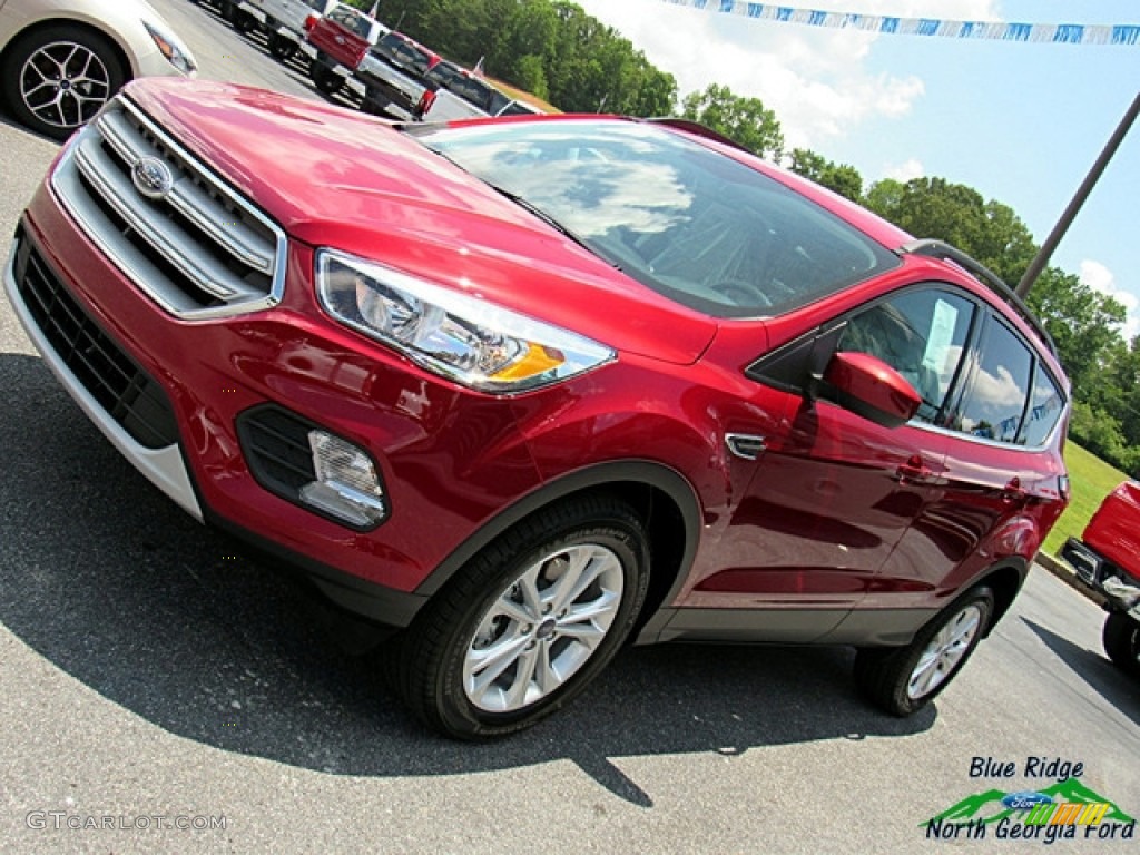 2018 Escape SE - Ruby Red / Medium Light Stone photo #28