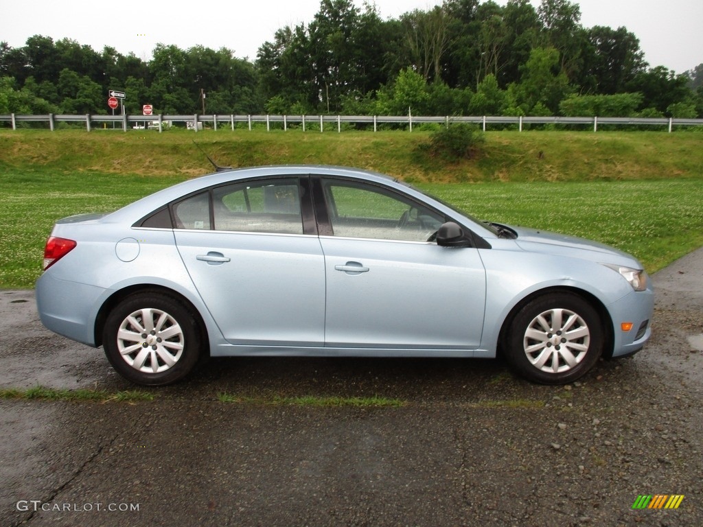 2011 Cruze LS - Ice Blue Metallic / Jet Black/Medium Titanium photo #2