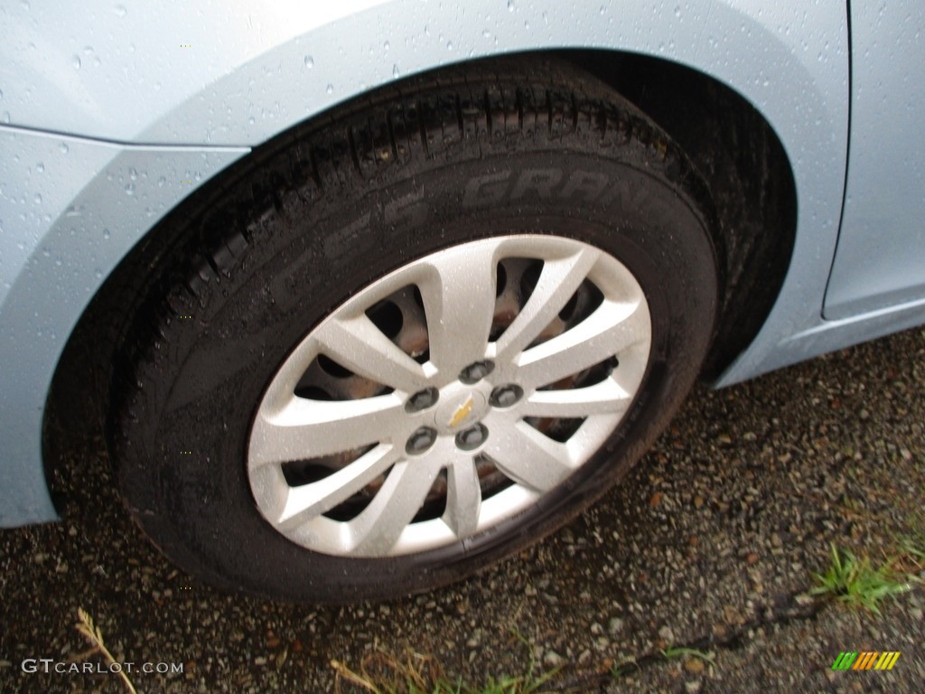 2011 Cruze LS - Ice Blue Metallic / Jet Black/Medium Titanium photo #4