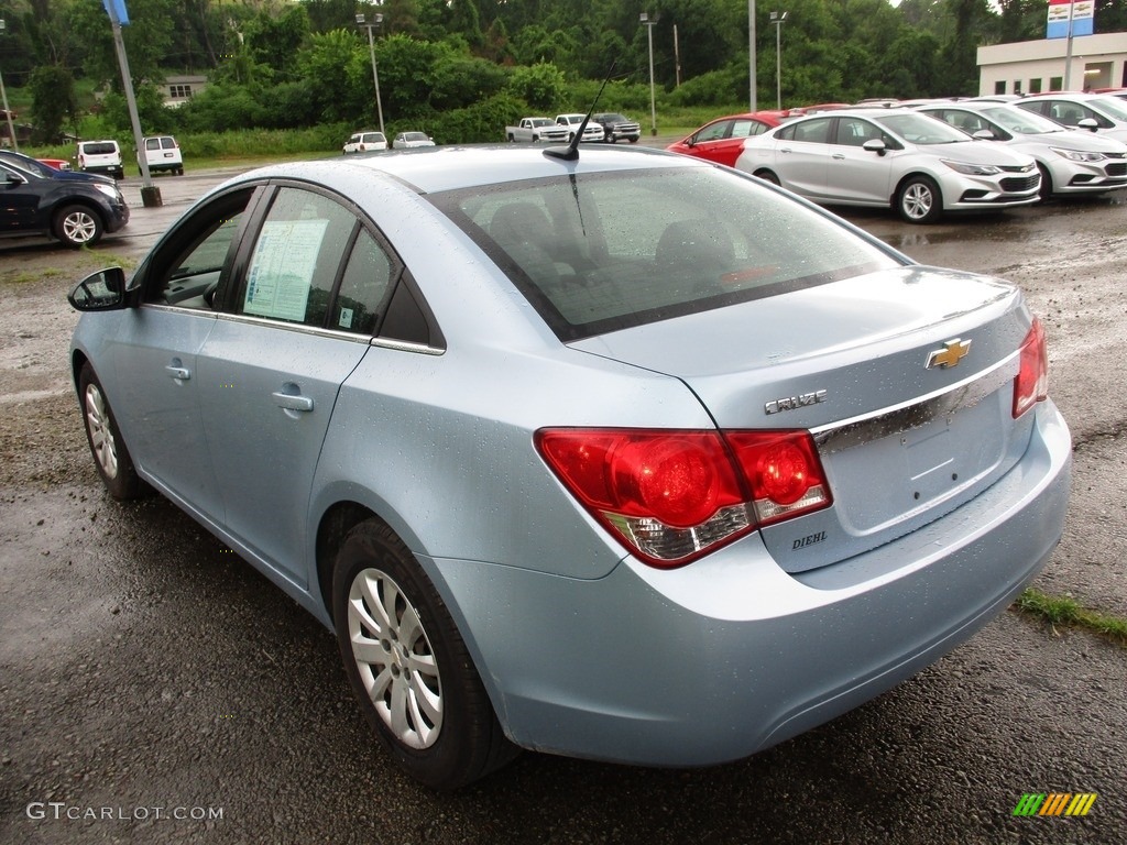 2011 Cruze LS - Ice Blue Metallic / Jet Black/Medium Titanium photo #6